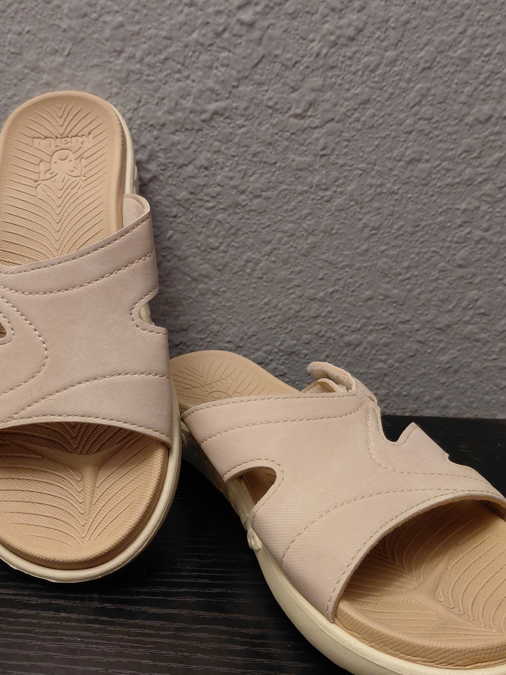 Women's Slide Sandals in Light Beige